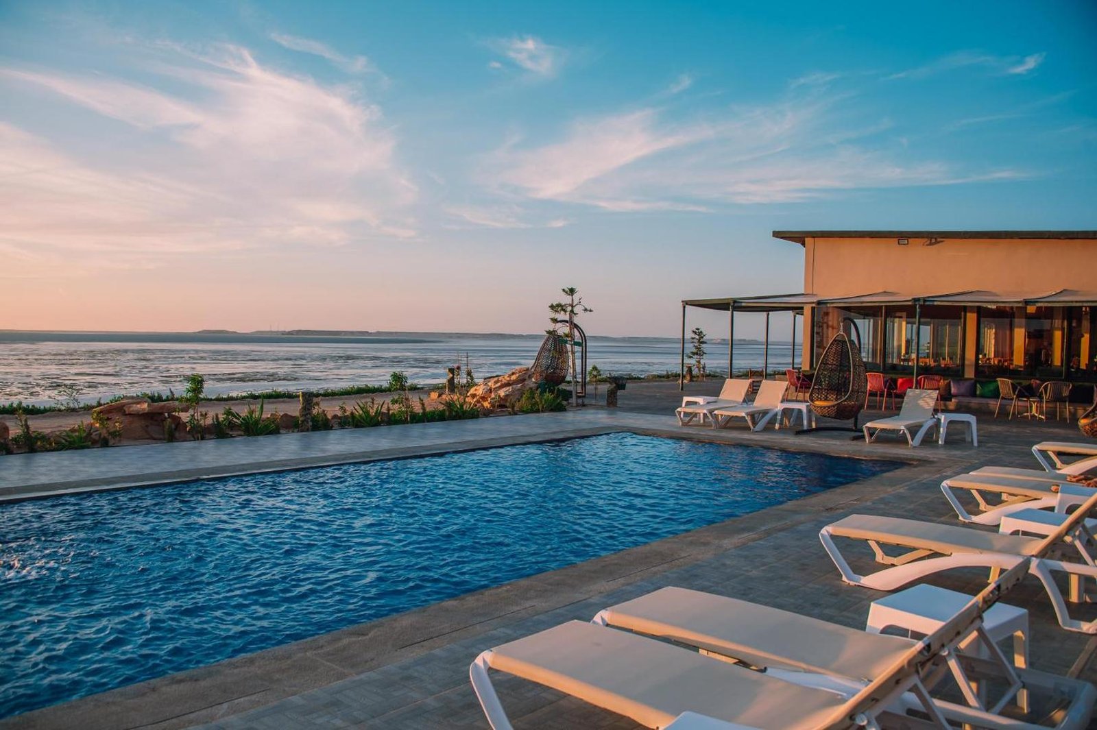 pool-sea